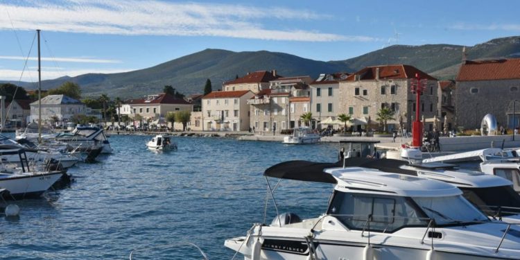 Humanitarni lignjolov u Kaštelima