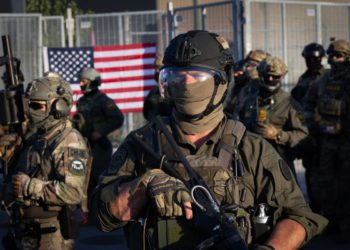 ICE je upravo kupio novi alat za nadgledanje stotina milijuna pametnih telefona. Stručnjaci kažu da je opasan