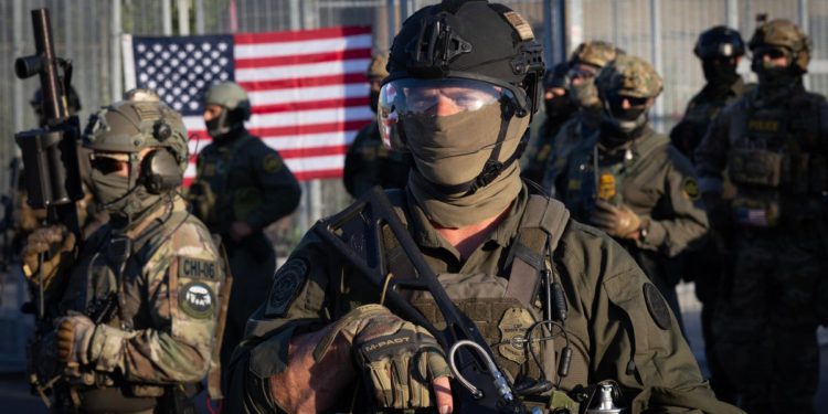 ICE je upravo kupio novi alat za nadgledanje stotina milijuna pametnih telefona. Stručnjaci kažu da je opasan