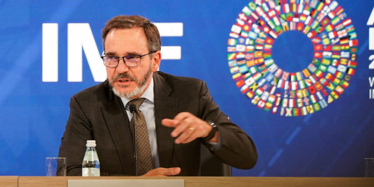 IMF upozorava: Investicijski bum u AI mogao bi prsnuti poput dot-com balona