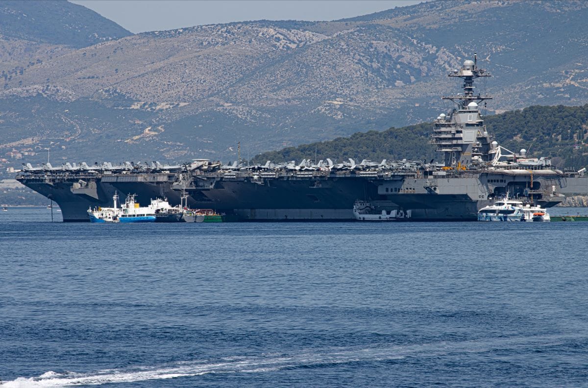 FOTO Pogledajte kako izgleda najveći vojni brod na svijetu ispred Splita