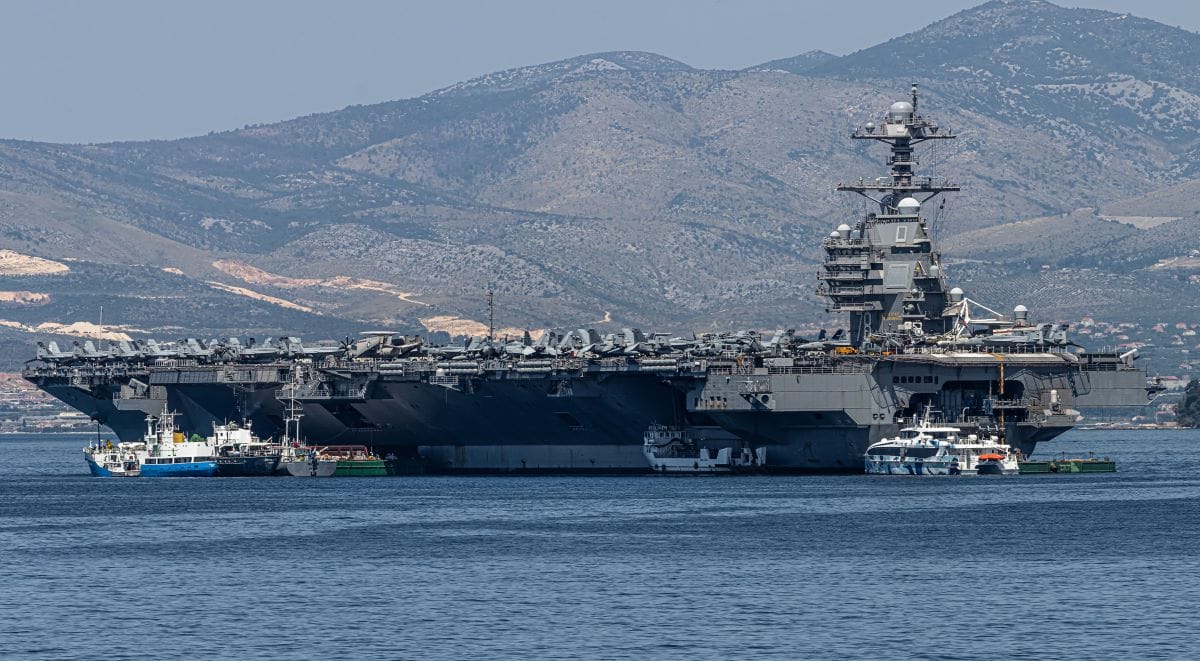 FOTO Pogledajte kako izgleda najveći vojni brod na svijetu ispred Splita