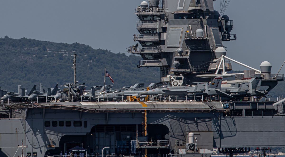 FOTO Pogledajte kako izgleda najveći vojni brod na svijetu ispred Splita