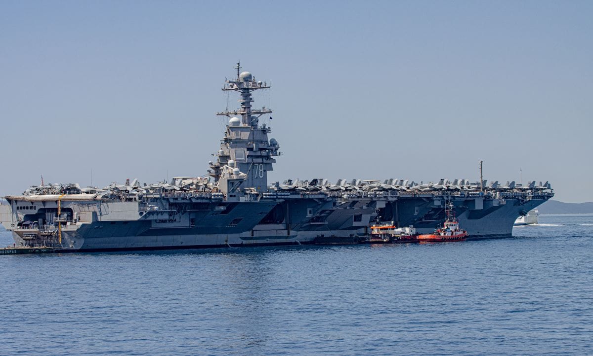 FOTO Pogledajte kako izgleda najveći vojni brod na svijetu ispred Splita