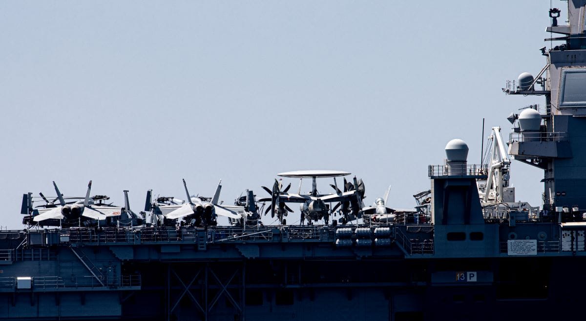 FOTO Pogledajte kako izgleda najveći vojni brod na svijetu ispred Splita