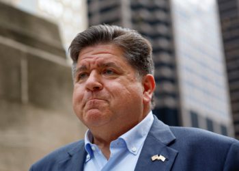Illinois istražuje nakon što je ledeni napad napustio ‘gotovo golu’ djecu, vezan za zatvaranje, kaže Gov JB Pritzker
