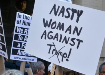 Imućne bijele žene pomaknule su se ulijevo, studija otkriva da se pojavljuju novi obrasci glasanja