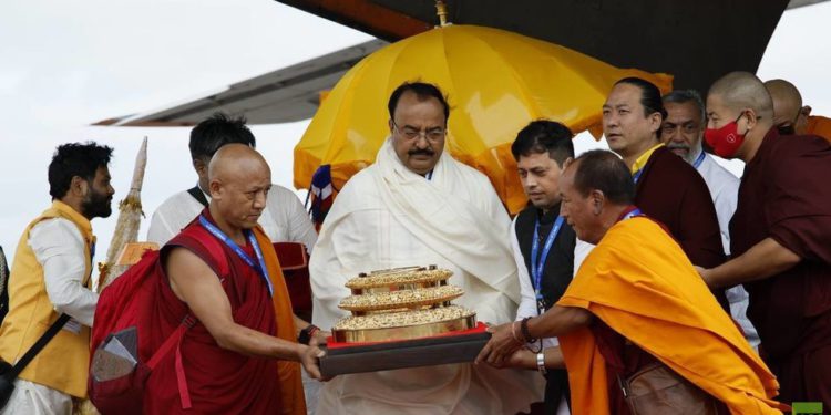 Indija donosi Buddhu relikvije u Rusiju (video) – RT India