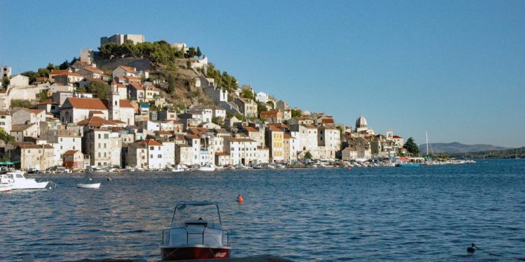 Iz šibenske crkve ukrala novac i hranu