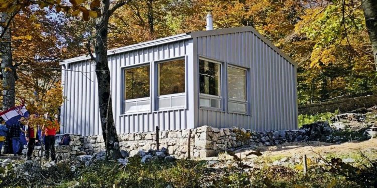 Izgradio ga je HGSS 2011. ,a onda je potpuno izgorjelo u požaru