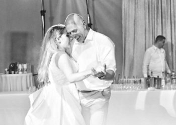 Javila se još jedna razočarana mladenka: ‘I meni je svećenik zabranio da me otac odvede pred oltar, rekao je da ja nisam njegovo vlasništvo!’