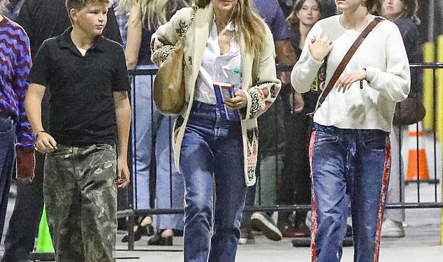 Jennifer Garner dokazuje da je također cool mama nakon što ih je njihova bivša maćeha Jennifer Lopez uzela u kupovinu