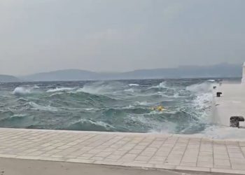 Jako jugo ometa pomorski, ali i cestovni promet!