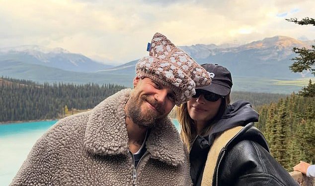 Justin Bieber i supruga Hailey pakiraju na PDA tijekom izlaska na paru