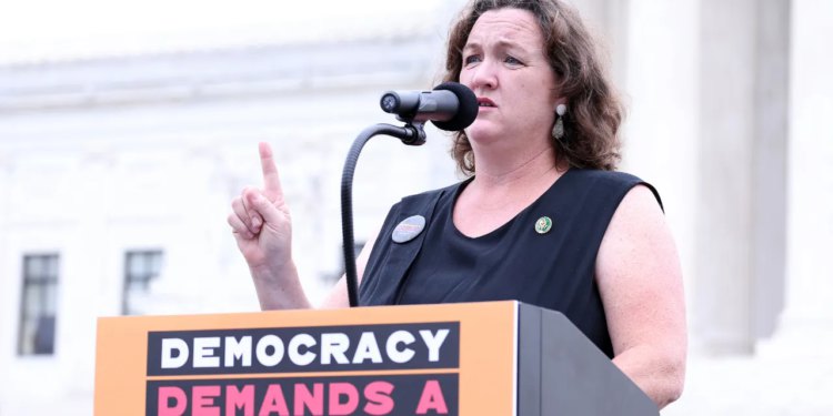 Kalifornijska Katie Porter uhvatila se na Video koja je bila zaposlena tijekom 2021. godine