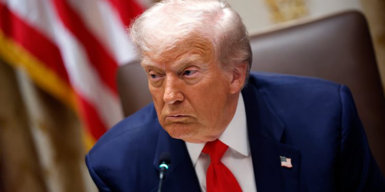 Kalifornijski sudac zaustavlja Trumpovo masovno otpuštanje saveznih radnika usred zatvaranja vlade