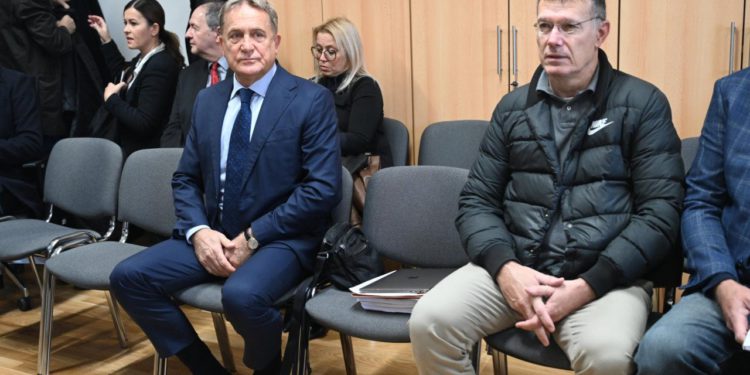 Kalmeta počeo iznositi svoju obranu i odbio odgovarati na pitanja: Nikoga nisam poticao niti uzeo i jedan cent iz proračuna