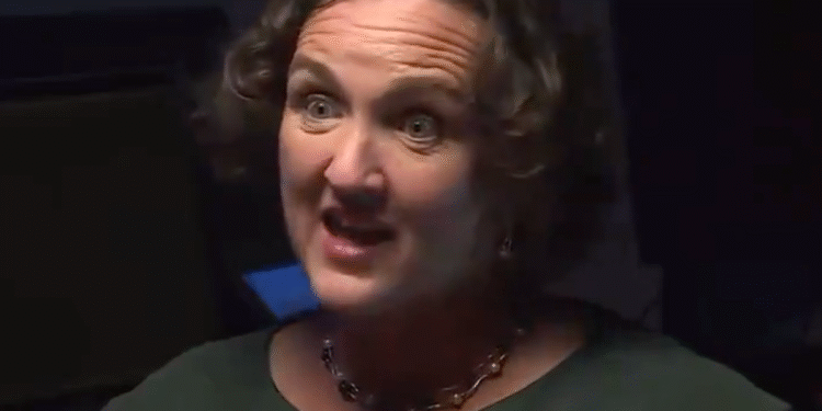 Katie Porter gotovo izlazi iz intervjua CBS -a: “Ne želim sve ovo na kameri”