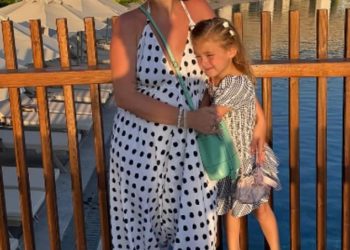 Kelsey Parker otkriva kćer Aurelia (6) ‘nastavlja i na smrt’ dok se prvi put vraća u podcast od mrtvog rođenja njezine bebe