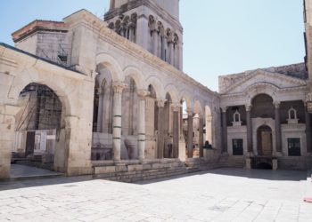 Koncert Glazbene škole Josipa Hatzea na Peristilu povodom Svjetskog dana učitelja