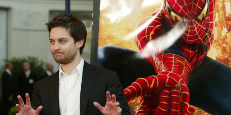 Koscenarist Batmana još nije dobio ‘ne’ za film Spider-Man 4 u kojem Tobey Maguire žonglira biti muž i otac