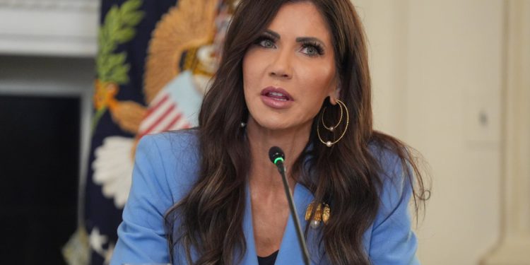 Kristi Noem dobiva luksuzne mlažnjake od 172 milijuna dolara koje je tražila zbog poticajnih pitanja o tome odakle dolazi financiranje
