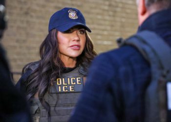 Kristi Noem krivi JB Pritzker nakon što je odbila pristup kupaonici tijekom posjeta Illinois Ice Object