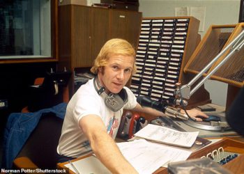 Legendarni BBC radio voditelj ‘Diddy’ David Hamilton otvara se u svojoj aferi sa seksualnim radnikom iza leđa njegove prve supruge, jer tvrdi da “imati djecu pokvari brak”