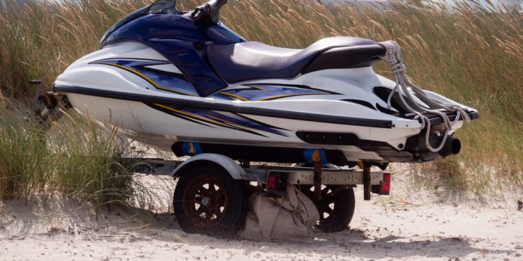 Lopov u Betini ljudima iz dvorišta ukrao trailer s jet skijem!