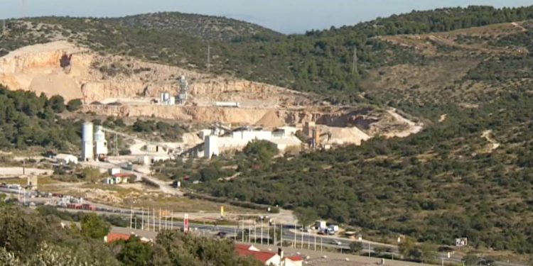 MINIRANJE I PRAŠINA Kamenolom u Šibeniku 300 metara od kuća
