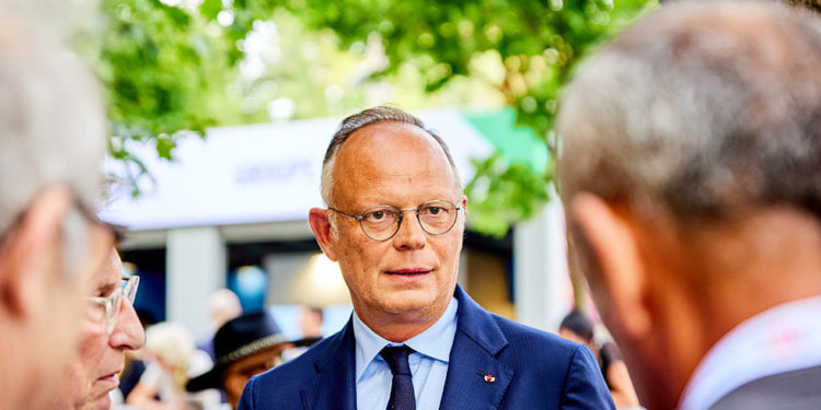 Macron mora podnijeti ostavku – bivši francuski premijer – RT World News