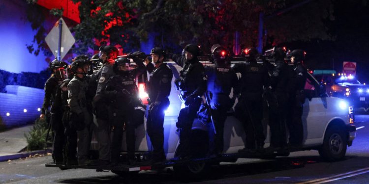 Maga Reporter kaže za Fox News da je uhićen u Portlandu zbog toga što je bio “konzervativan”