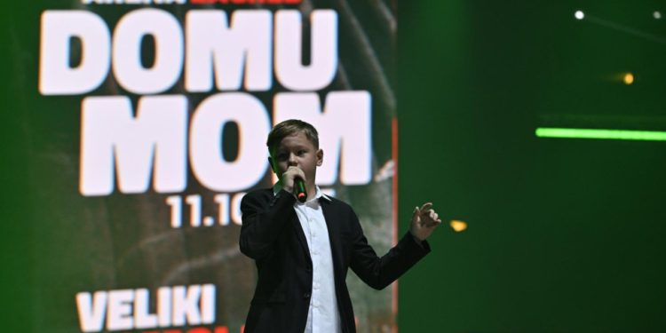 Mali Pavarotti Marino Vrgoč s ‘Dalmatincem’ razgalio publiku u Areni Zagreb, svi su pjevali uglas