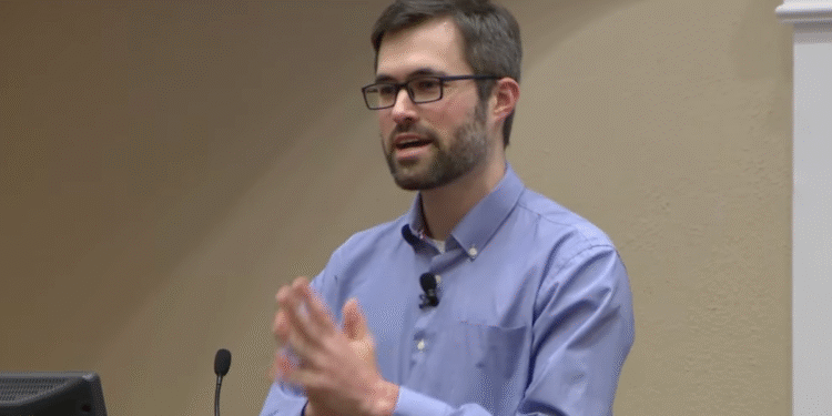 Mark Bray, stručnjak za Antifa sveučilišta Rutgers, kaže da nas je pobjegao zbog Španjolske zbog prijetnji smrti Maga