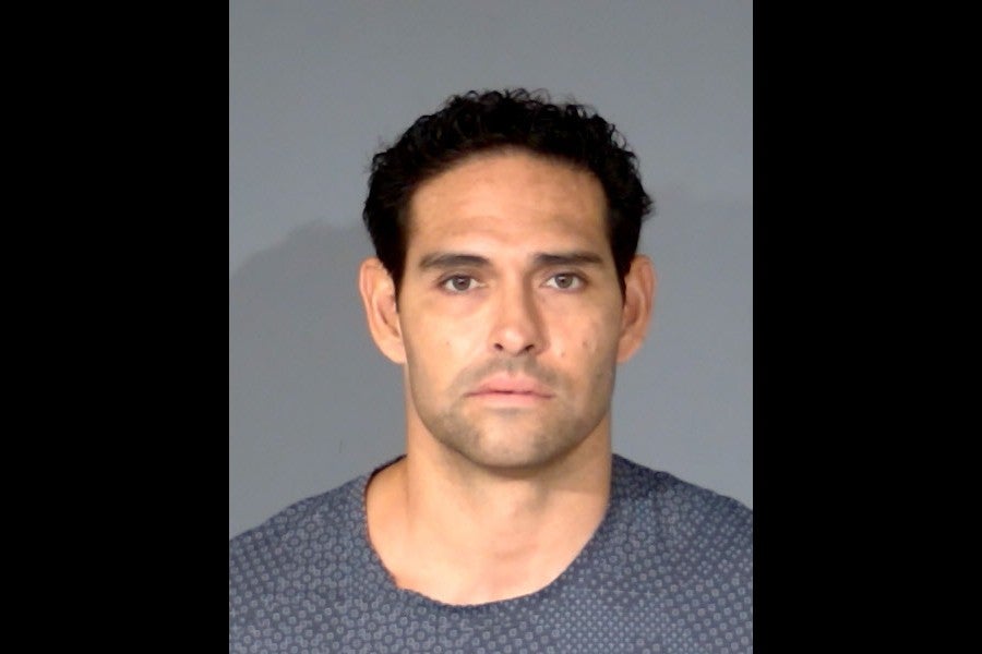 Umirovljeni NFL napadač Mark Sanchez rezerviran je u zatvoru u Indianapolisu nakon što je navodno napao vozača starijeg kamiona početkom ovog mjeseca