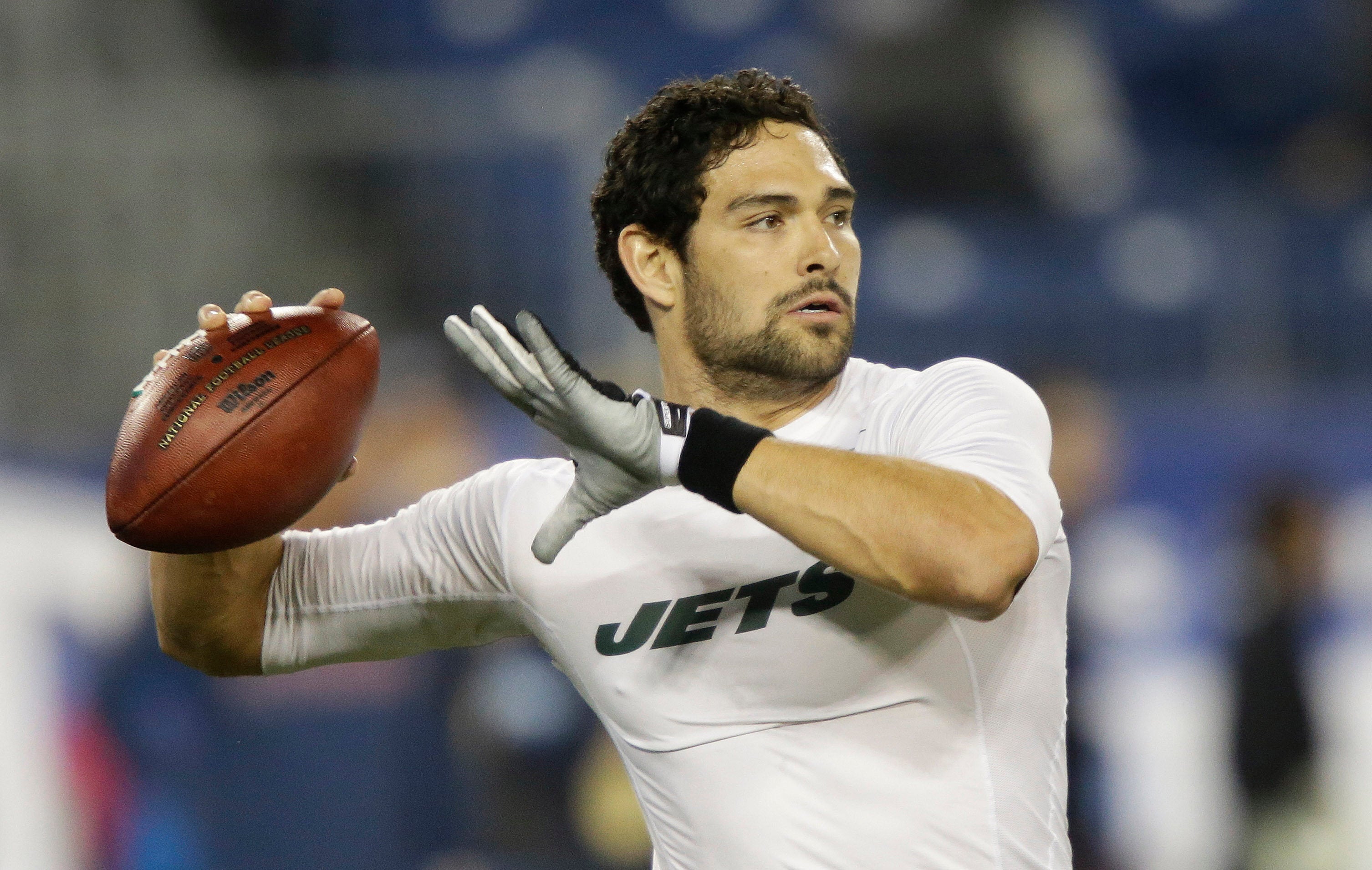 Prije prelaska u emitovanje karijere, Sanchez je odigrao 10 sezona u NFL -u, ponajviše s New York Jetsom