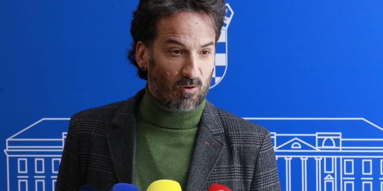 Miletić podržao osoblje Petrove koje odbija provoditi pobačaj: ‘Ekstremna ljevica želi im oduzeti prava’