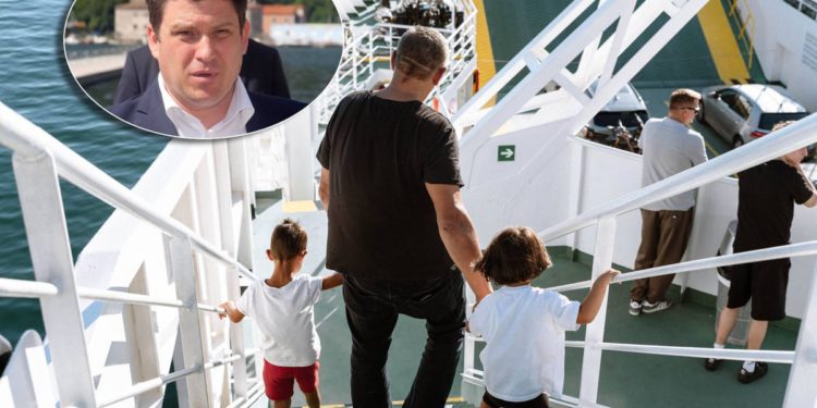 Ministar Butković: "Ne treba strahovati za budućnost Jadrolinije"