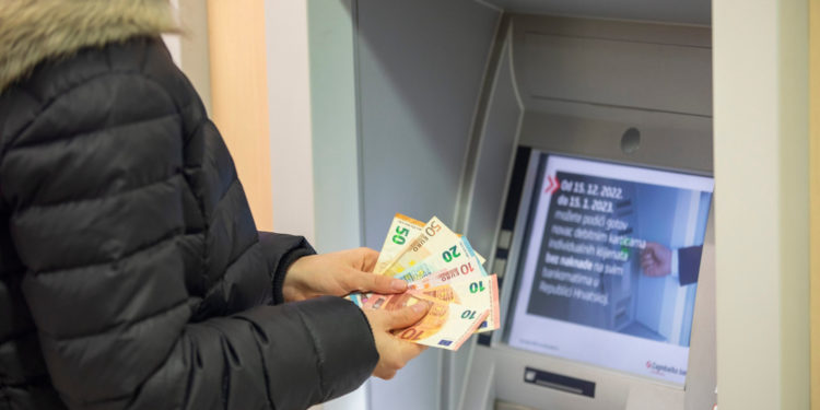 Mnogi Hrvati bi se trebali zabrinuti, porezna od srijede kreće u veliku akciju: Otkriveno tko je na ‘tapeti’