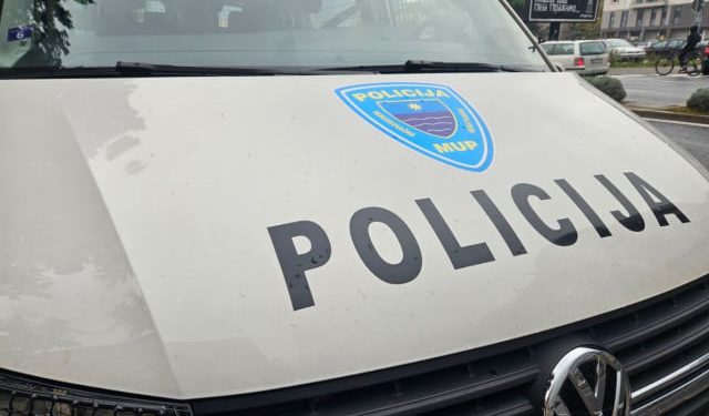 Mostar: Sedamnaestogodišnjak teško stradao nakon pada s motocikla