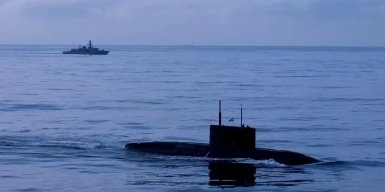 NATO Chief se ruga ‘slomljena’ ruska podmornica dok se ponovno pojavljuje Francuska