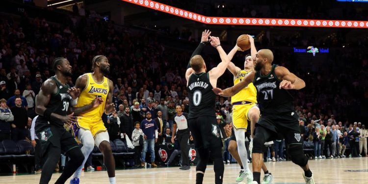 NBA rezultati: Lakers Minnesota, Boston Cleveland, Denver New Orleans