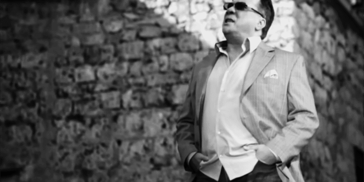 Na Pjaci u nedjelju okupljanje u čast Halidu Bešliću: Građani odaju počast preminulom glazbeniku