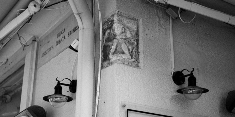 Nade (Natale) Piasevoli bio je glas ulice, pjesnik koji je Zadru dao ritam i rimu. Kad pročitate njegovu pjesmu, sve će vam biti jasno