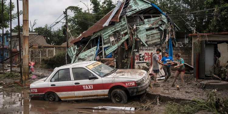 Najmanje 41 osoba mrtva u Meksiku nakon što je jaka kiša pokrenula poplave, klizišta