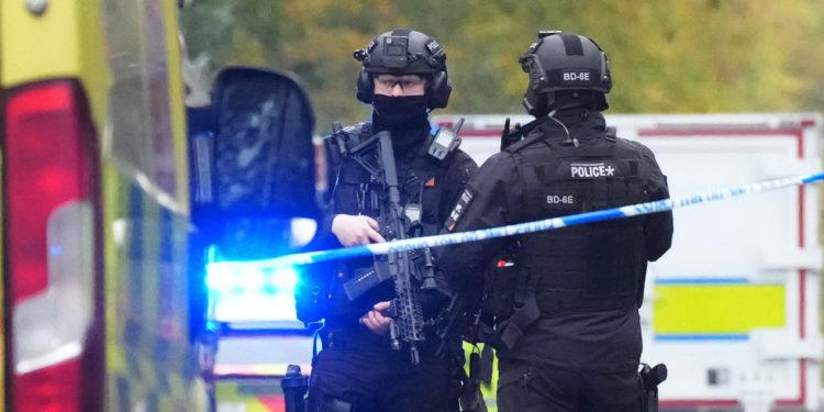 Najmanje četvorica ozlijeđenih u Manchester sinagogi – RT World News