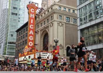 Napetosti visoke kao i tisuće trkača iz cijelog svijeta jata u Chicago maraton s ulicama koje patroliraju ledom