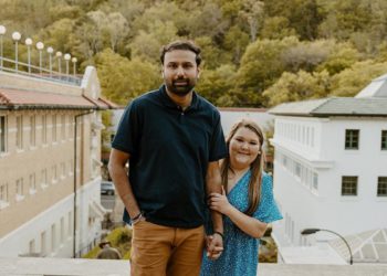 Nas policajci pogrešno su zarobili parfem indijskog migranta za drogu i bacio ga u zatvor na ledu. To mu je zauvijek promijenilo život