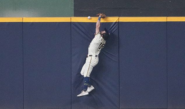Navijači MLB -a pozdravljaju ‘najveću igru ​​u povijesti bejzbola’ nakon što je Dodgers mislio da su pogodili Grand Slam u igri Brewers