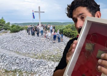 “Ne brini, dostojno sam je pokopao u grob za putnike”: Konačno pokazan nakit “gospoje” koje godinama stala na tavanu župne kuće na Šolti